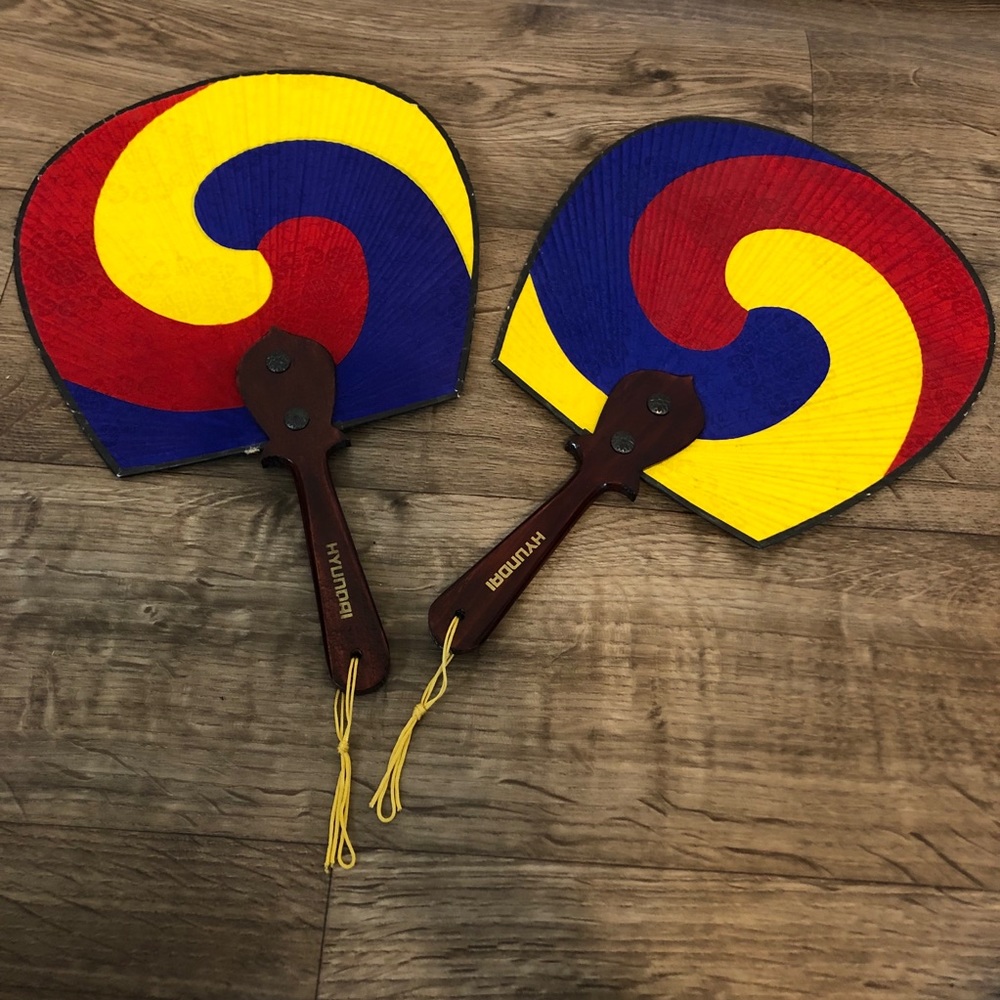 💖2 FOR $10💖 Hyundai Hand Fan Set